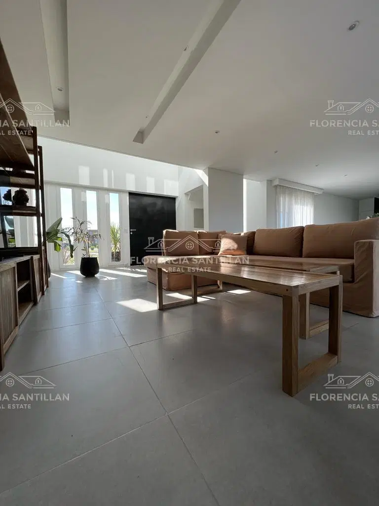 Casa  de 5 ambientes con cochera en Venta en Canning, Ezeiza, G.B.A. Zona Sur 2