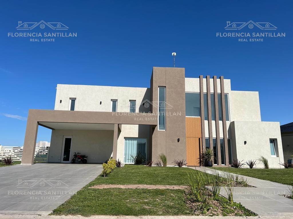 Casa  de 5 ambientes con cochera en Venta en Canning, Ezeiza, G.B.A. Zona Sur