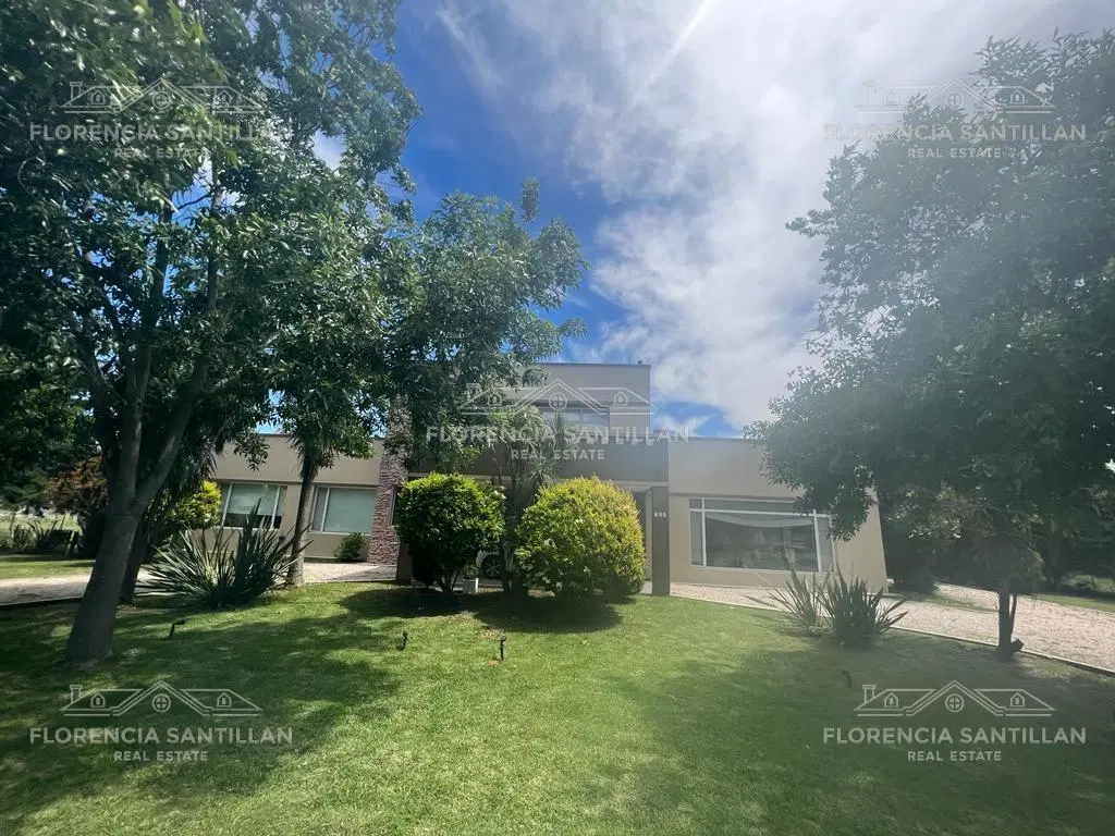 Casa de 5 ambientes en Venta en San Vicente,  G.B.A. Zona Sur 2