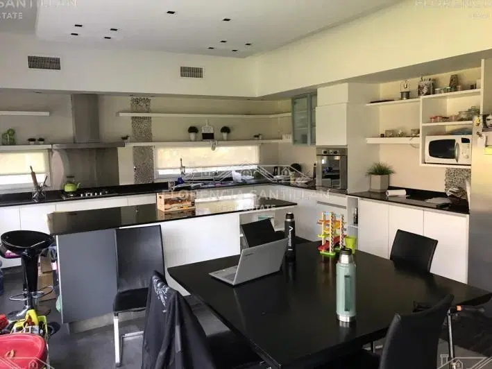Casa Chalet de 7 ambientes con cochera en Venta en Almirante Brown, G.B.A. Zona Sur, Argentina 5