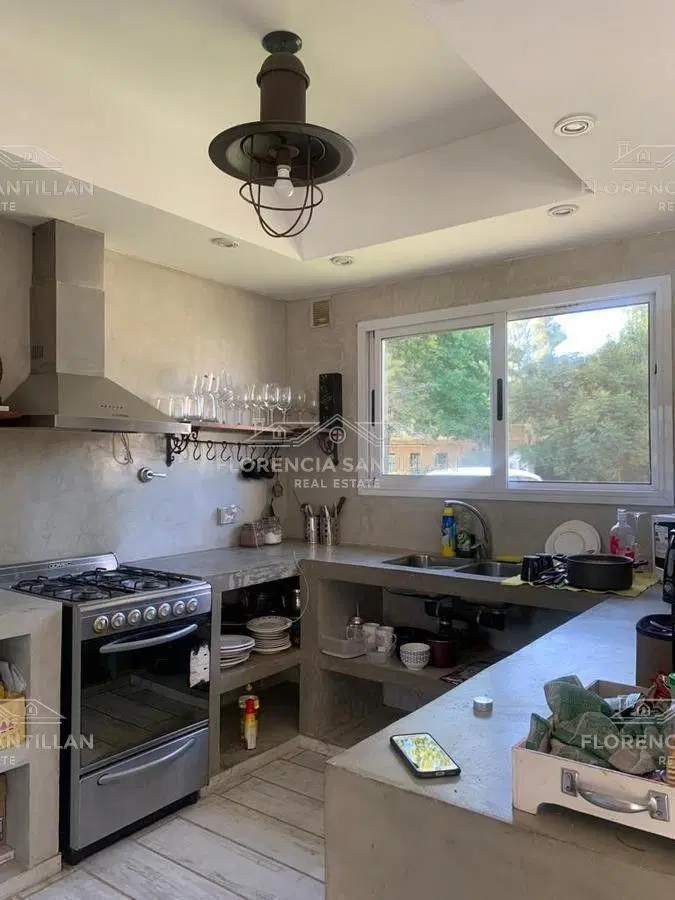 Casa de 5 ambientes con cochera en Venta ubicado en San Vicente, G.B.A. Zona Sur, Argentina 4