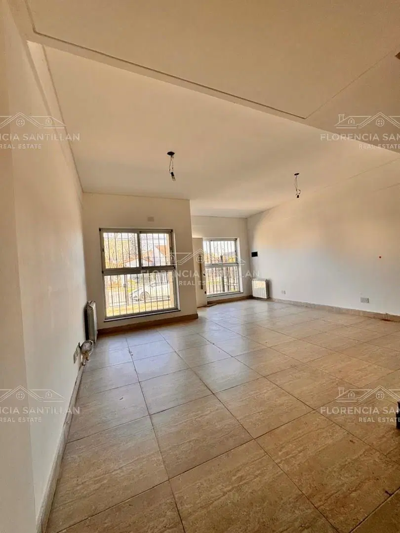 Casa Chalet 4 ambientes con cochera en Venta en Llavallol, Lomas de Zamora, G.B.A. Zona Sur 4
