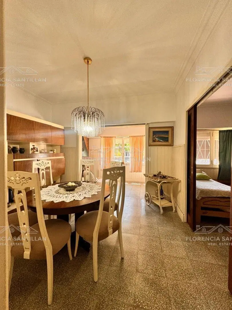 Casa Chalet de 4 ambientes con cochera  en Venta en Lomas de Zamora, G.B.A. Zona Sur, Argentina 2