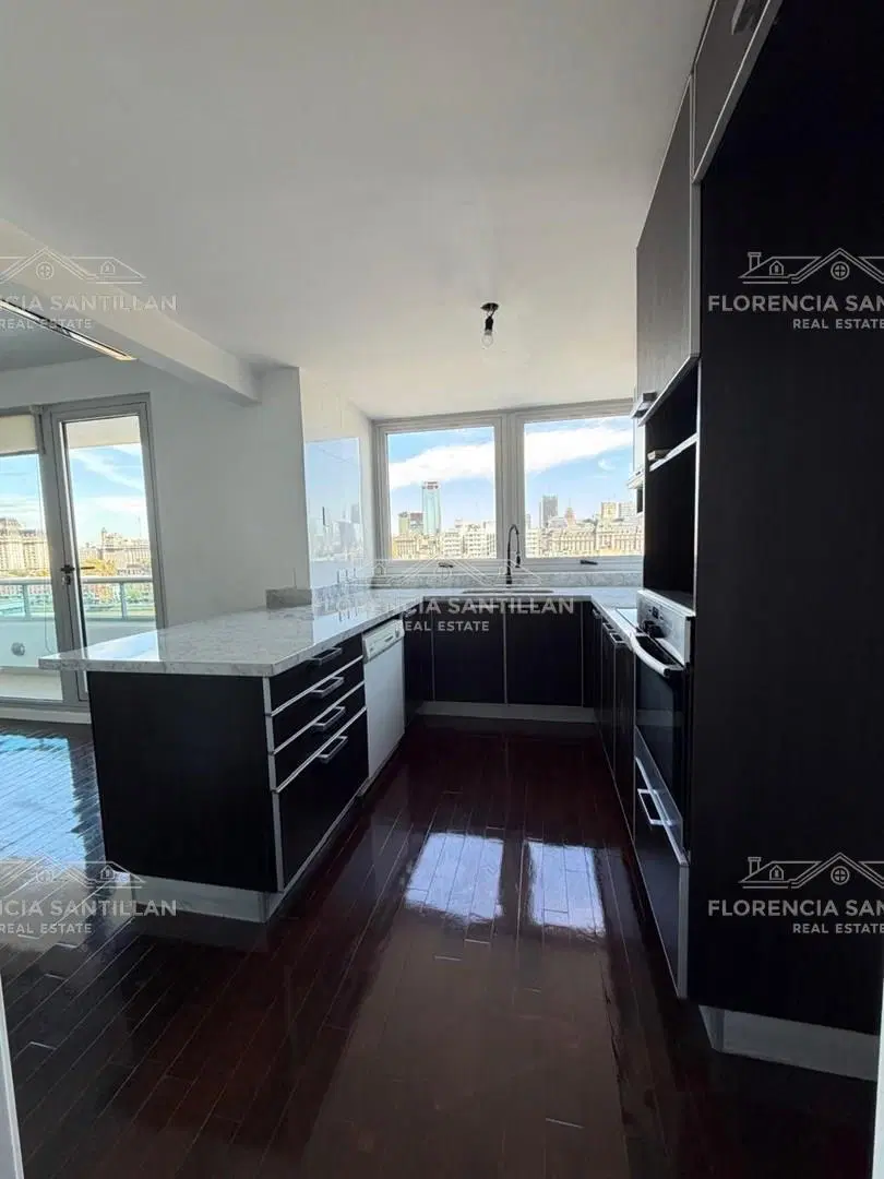 Departamento 3 ambientes con cochera  en Venta en Torres del Yacht en Puerto Madero, Capital Federal 2