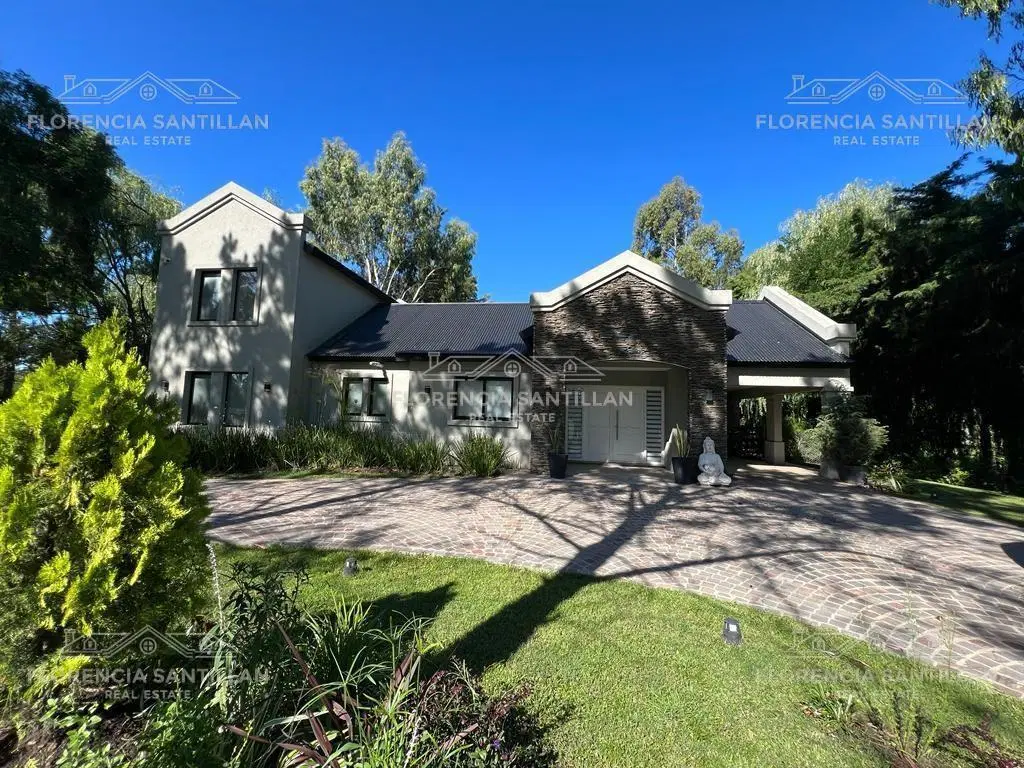 Casa Quinta 6 ambientes con cochera en Venta en Club Miralagos, La Plata, G.B.A. Zona Sur 2