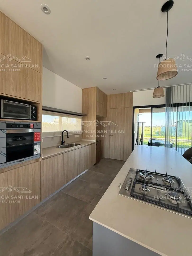 Casa Chalet  en Venta en Santa Clara al Sur, San Vicente, G.B.A. Zona Sur 4
