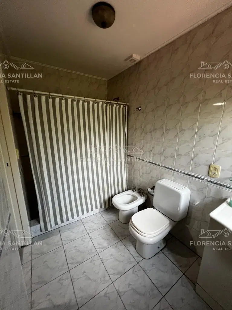 Casa Chalet de 5 ambientes en Venta en Adrogué, Almirante Brown, G.B.A. Zona Sur 5