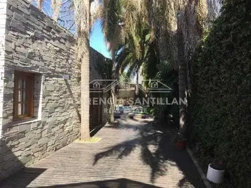Casa Chalet 5 ambientes  en Venta en La Plata, G.B.A. Zona Sur, Argentina 3