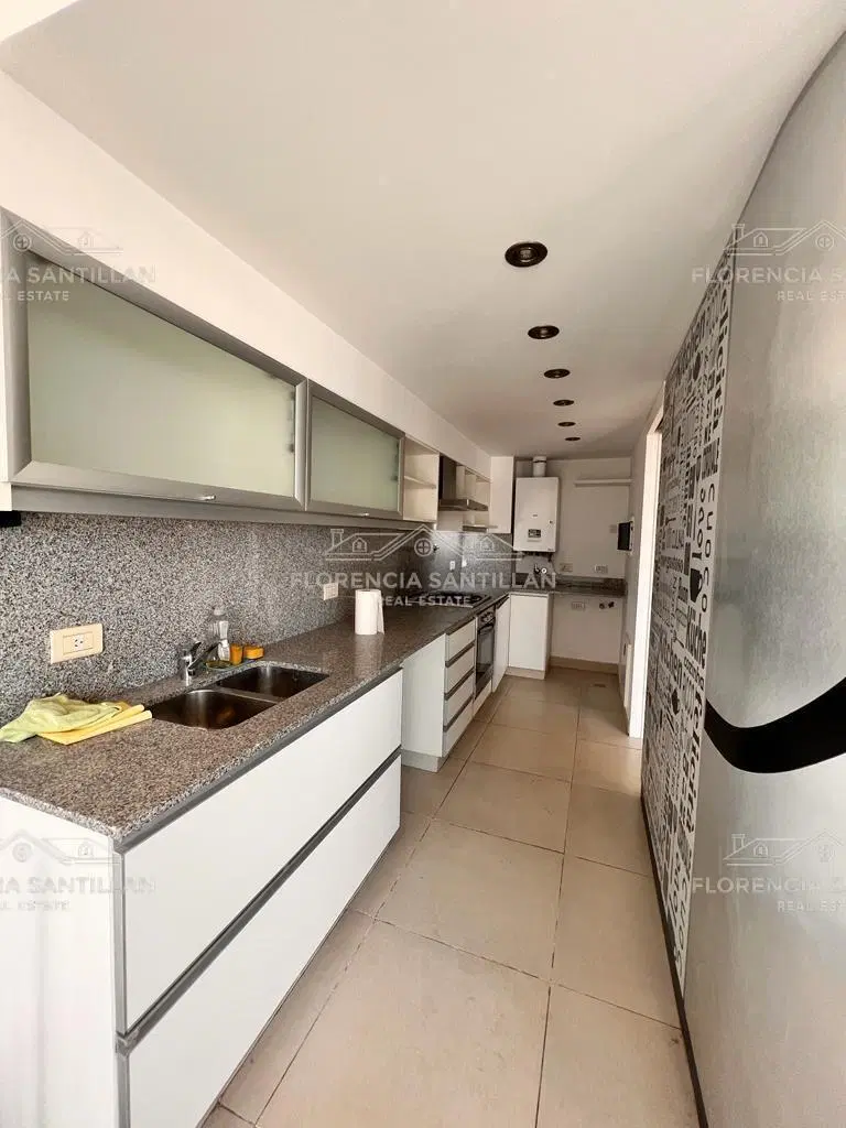 Departamento 4 ambientes con cochera en Venta ubicado en Lomas de Zamora,  G.B.A. Zona Sur 4