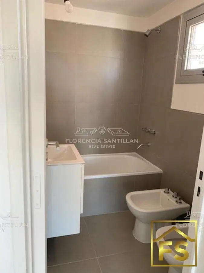 Departamento 3 ambientes con cochera en Venta ubicado en Lomas de Zamora,  G.B.A. Zona Sur 4