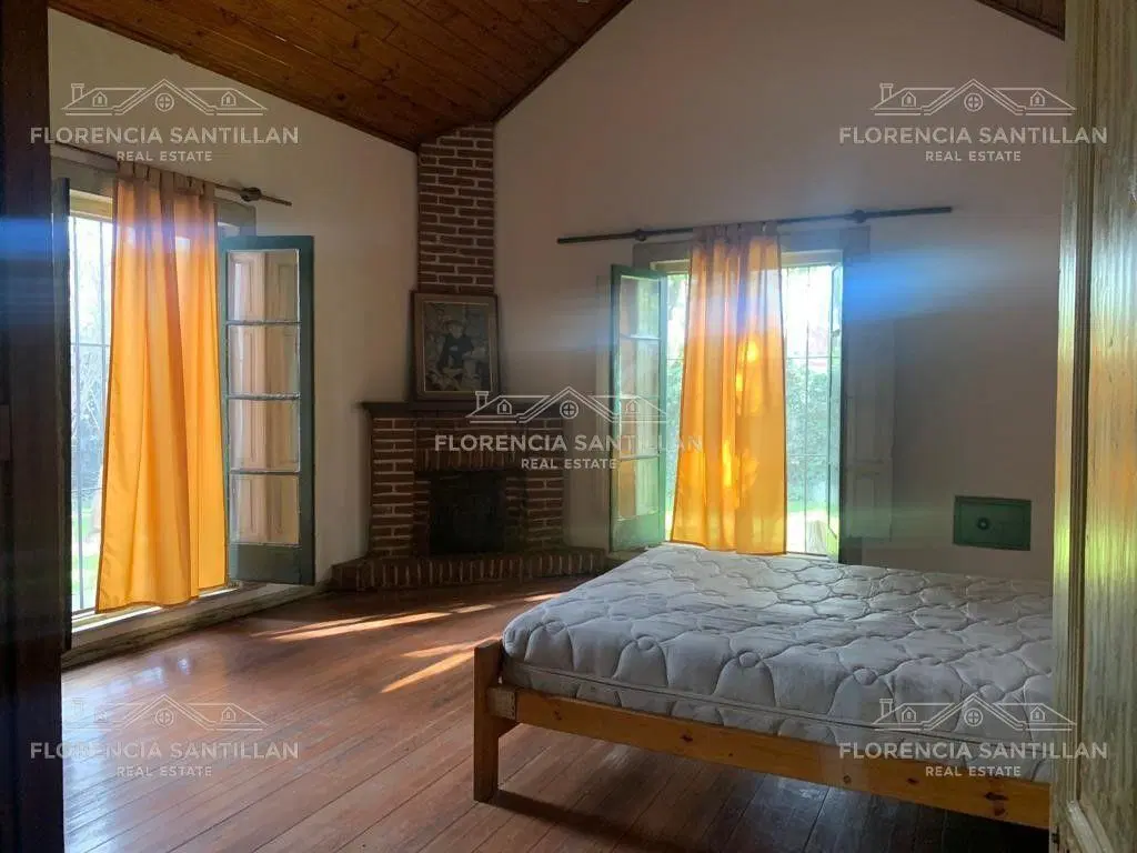 Casa Quinta de 6 ambientes con cochera  en Venta en Luis Guillón, Esteban Echeverría, G.B.A. Zona Su 3