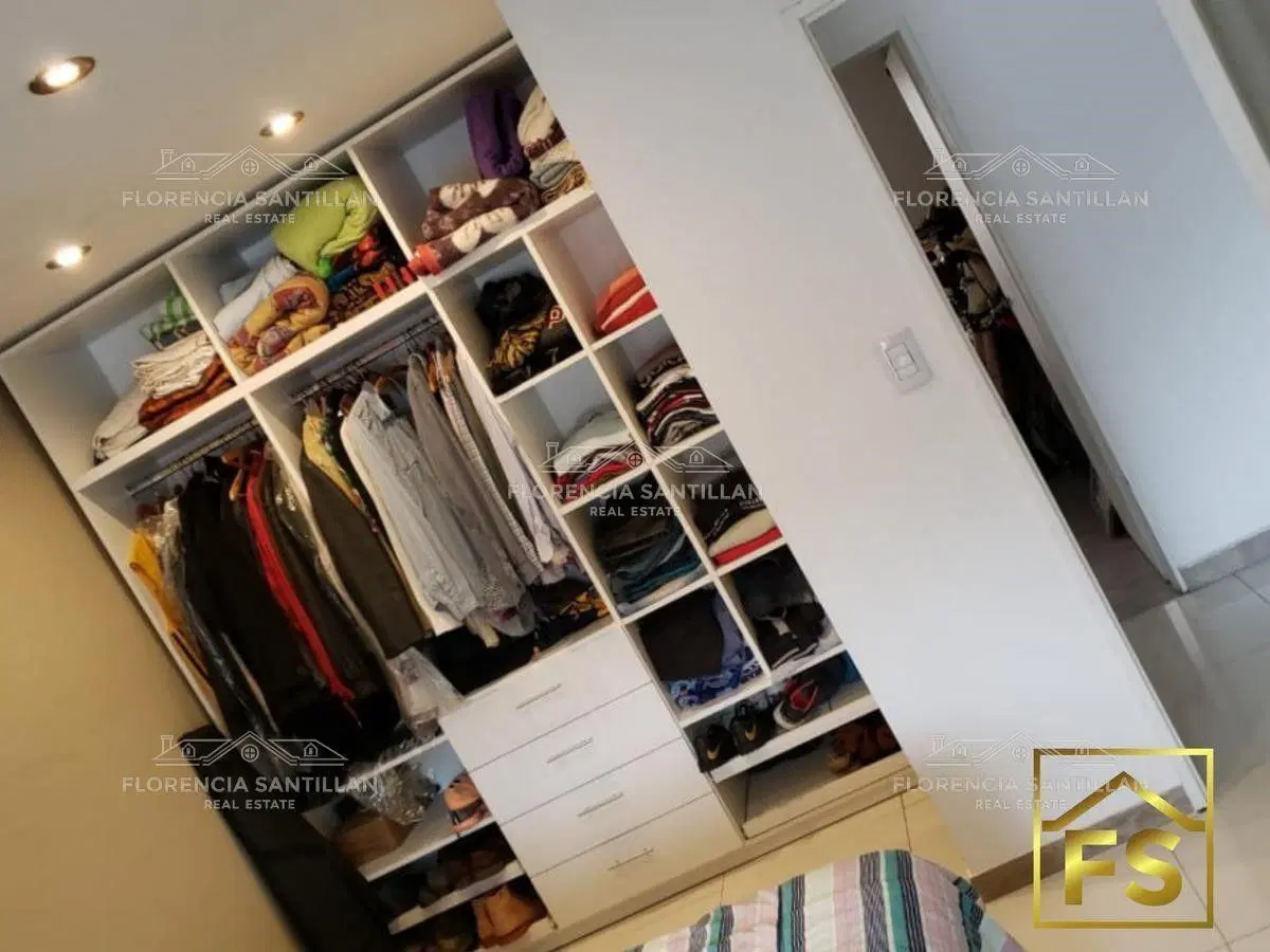 Casa de 5 ambientes con cochera en Venta ubicado en Monte Grande, Esteban Echeverría, G.B.A. Zona Su 3