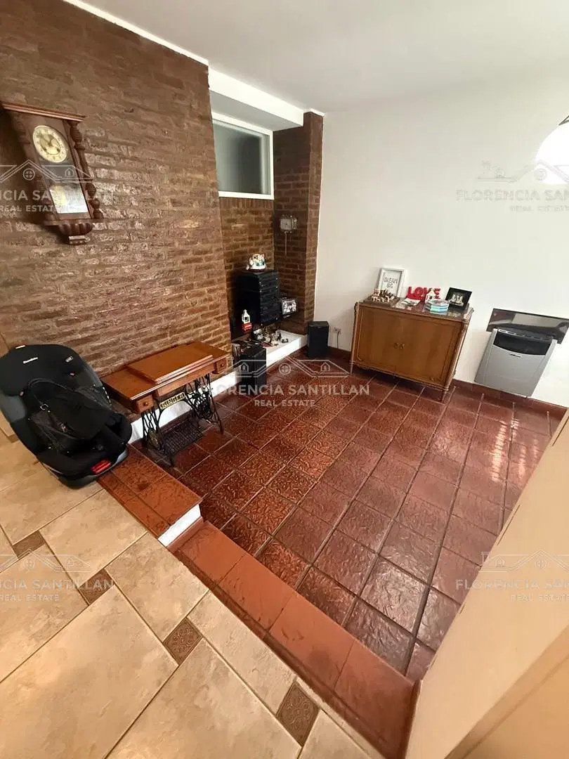 Casa Chalet de 5 ambientes con cochera  en Venta en Temperley, Lomas de Zamora, G.B.A. Zona Sur 3