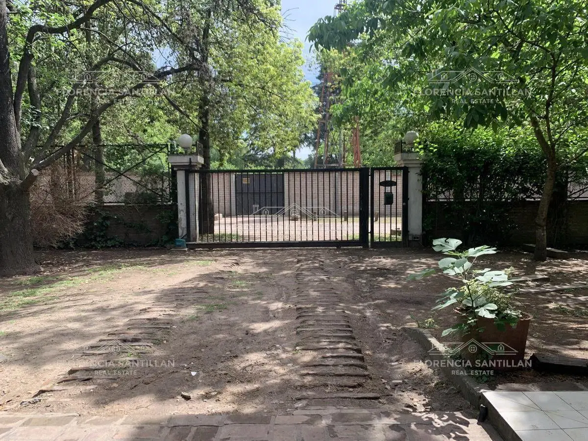 Casa Quinta 4 ambientes con cochera en Venta ubicado en Luis Guillón, Esteban Echeverría, G.B.A. Zon 5