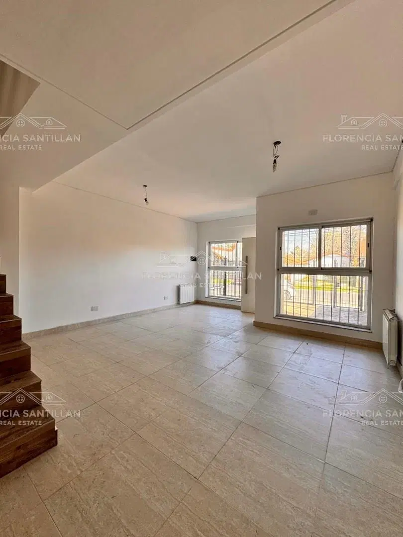 Casa Chalet de 4 ambientes con cochera en Venta en Llavallol, Lomas de Zamora, G.B.A. Zona Sur 3