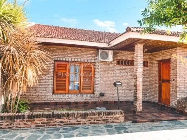 Casa de 5 ambientes con cochera en Venta ubicado en Brandsen,  G.B.A. Zona Sur 4