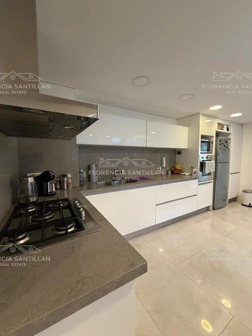 Departamento  en Venta en Lomas de Zamora, G.B.A. Zona Sur, Argentina 2