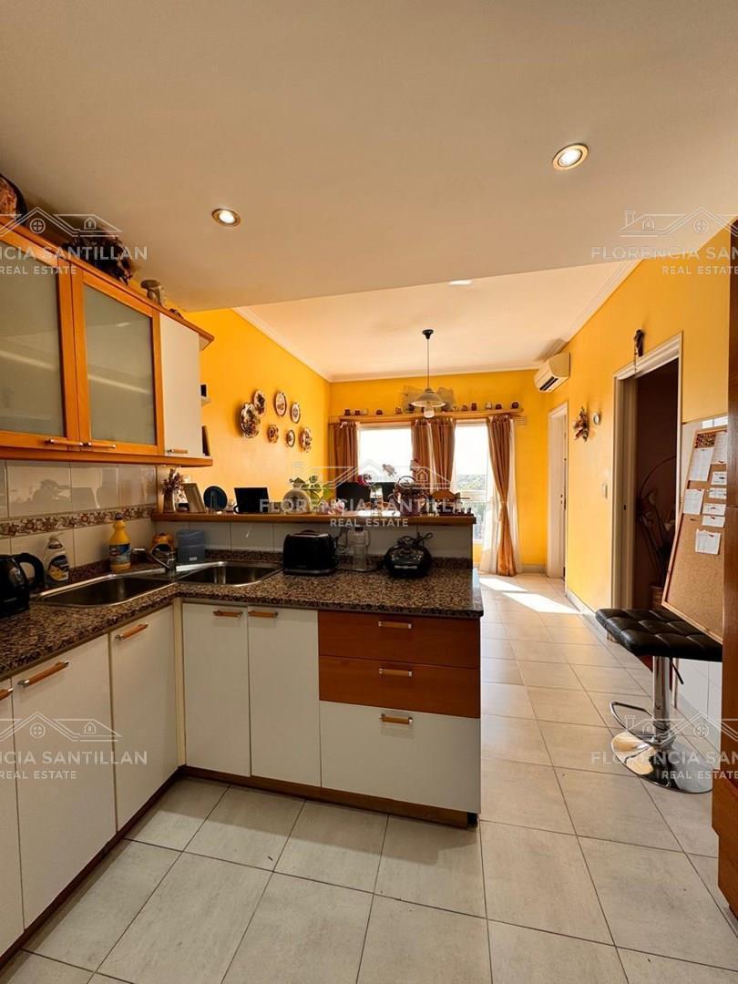 Foto de Departamento 2 amb con cochera en Venta en Lomas de Zamora, G.B.A. Zona, imagen 3