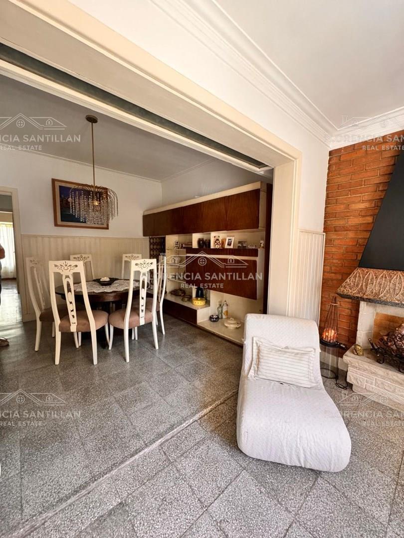 Foto de Casa Chalet de 4 ambientes con cochera en Venta en Lomas de Zamora, imagen 1