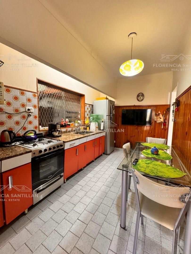 Foto de Casa Chalet de 4 ambientes con cochera en Venta en Lomas de Zamora, imagen 5