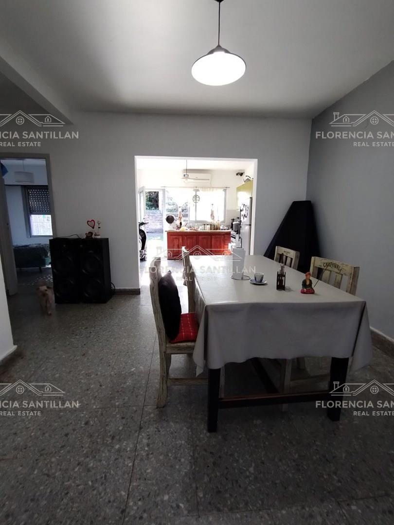 Foto de Casa Chalet de 3 ambientes con cochera en Venta en Temperley, Lomas de Zamora, G.B.A. Zona Sur, imagen 1