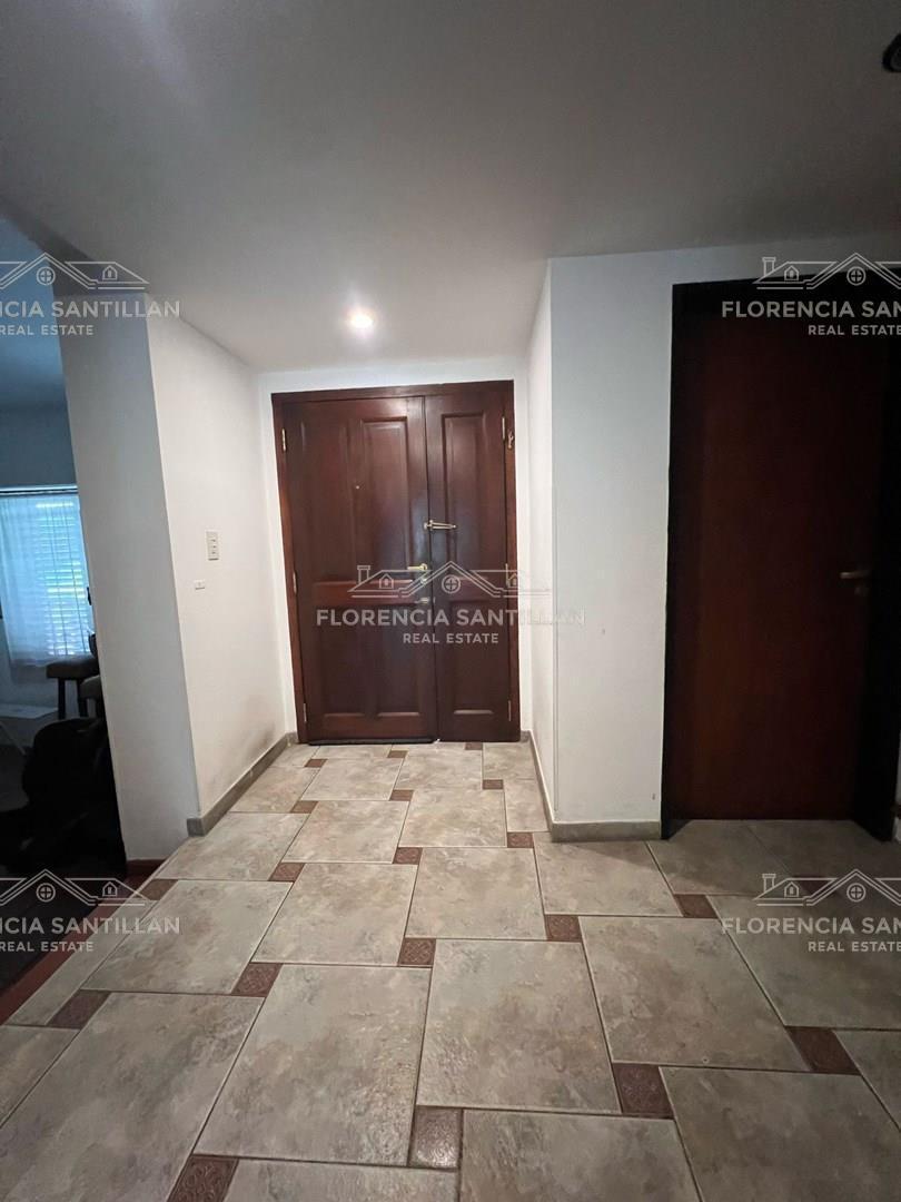 Foto de Casa Chalet de 5 ambientes con cochera en Venta en Temperley, Lomas de Zamora, G.B.A. Zona Sur, imagen 3