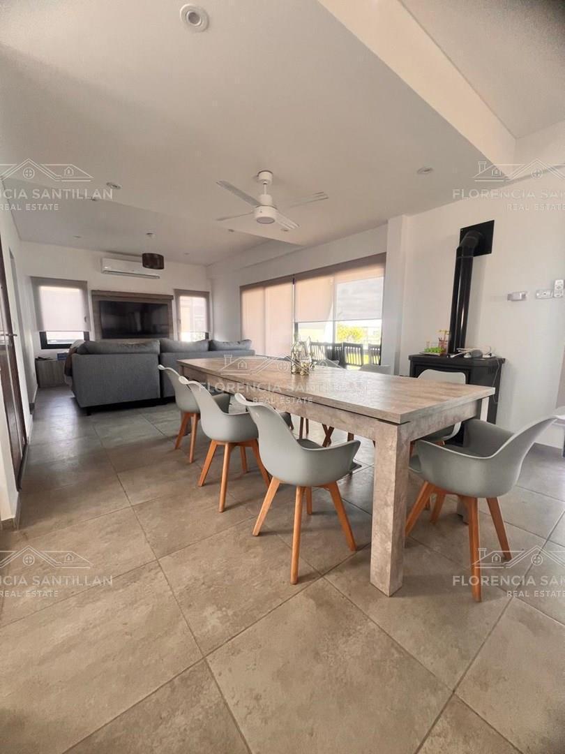 Foto de Casa Chalet de 5 ambientes en Venta en Santa Clara al Sur, San Vicente, imagen 1