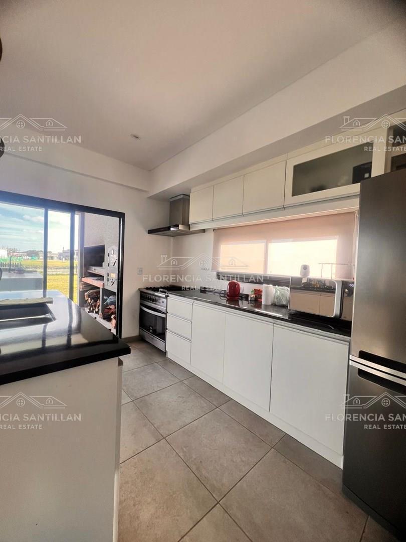 Foto de Casa Chalet de 5 ambientes en Venta en Santa Clara al Sur, San Vicente, imagen 2