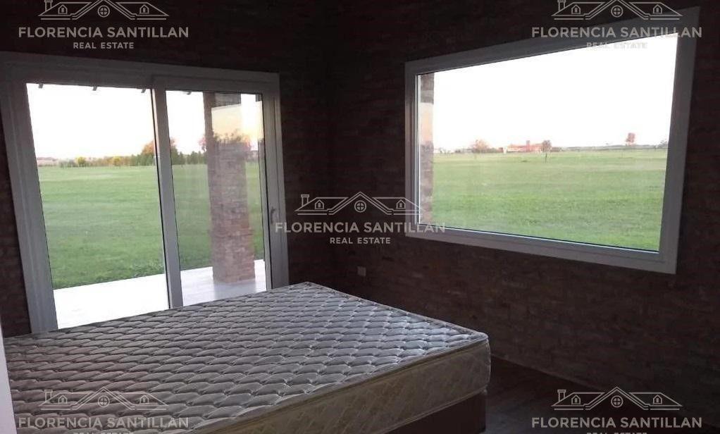 Foto de Casa de 6 ambientes con cochera en Venta ubicado en La Plata, G.B.A, imagen 2