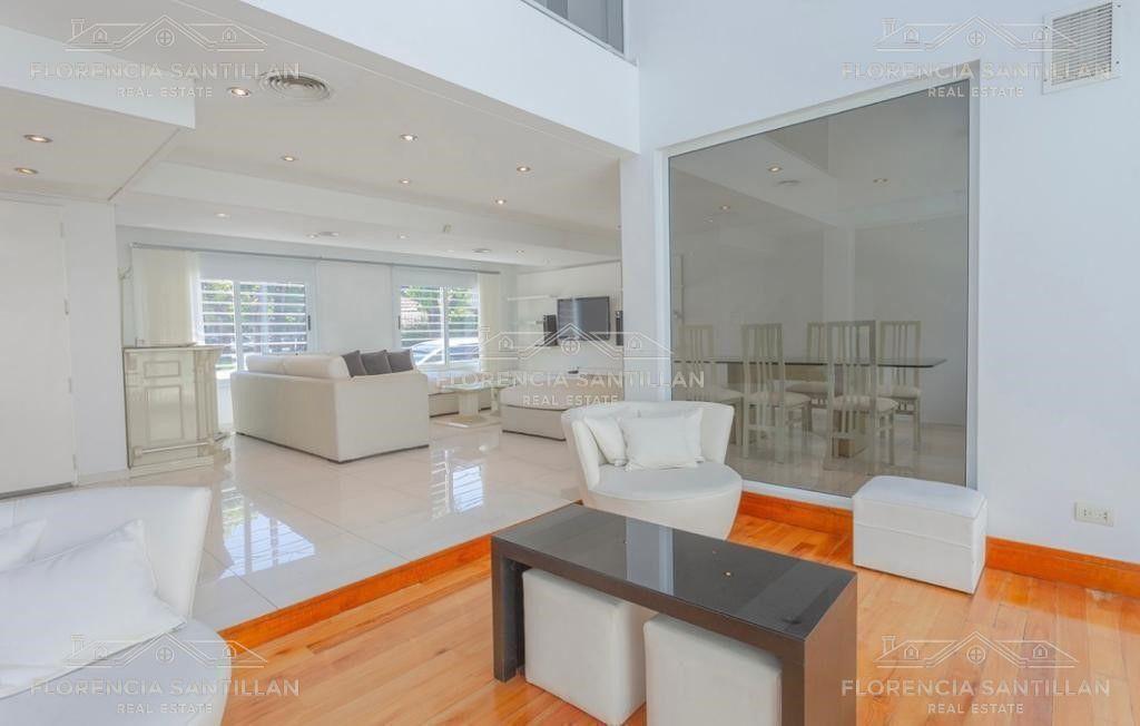 Foto de ACEPTA PERMUTAS Casa en Venta con pileta en el barrio ingles ubicado en, imagen 2