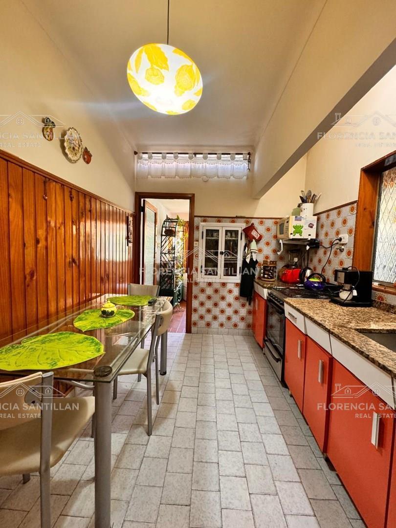 Foto de Casa Chalet de 4 ambientes con cochera en Venta en Lomas de Zamora, imagen 4