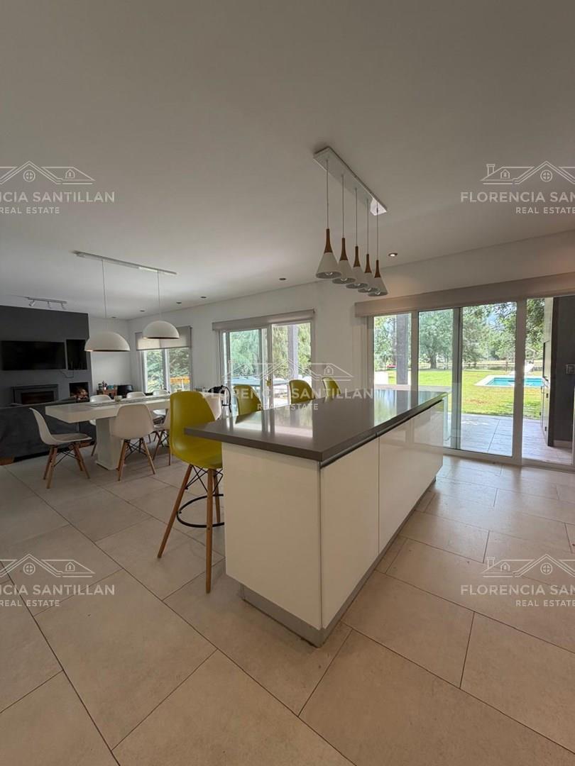 Foto de Casa en Venta en Club Miralagos, La Plata, G.B.A. Zona Sur, imagen 3