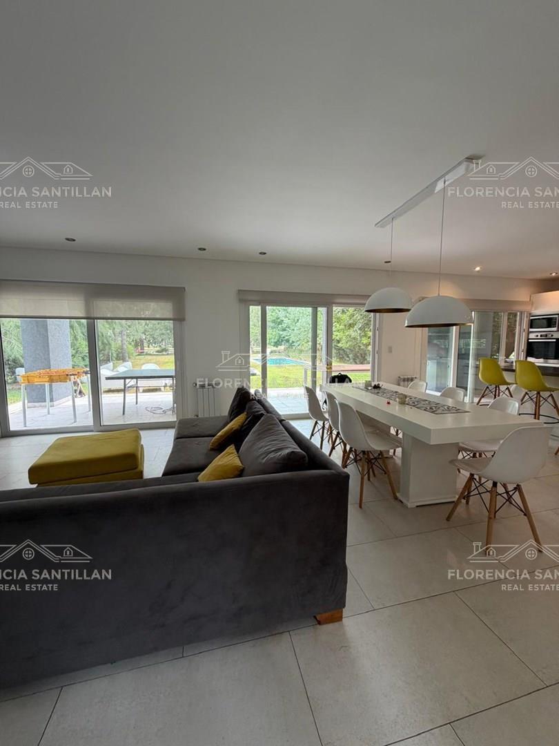 Foto de Casa en Venta en Club Miralagos, La Plata, G.B.A. Zona Sur, imagen 1