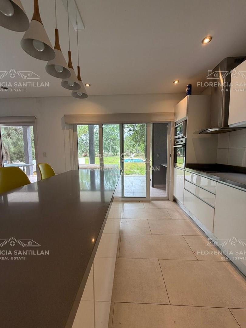 Foto de Casa en Venta en Club Miralagos, La Plata, G.B.A. Zona Sur, imagen 4