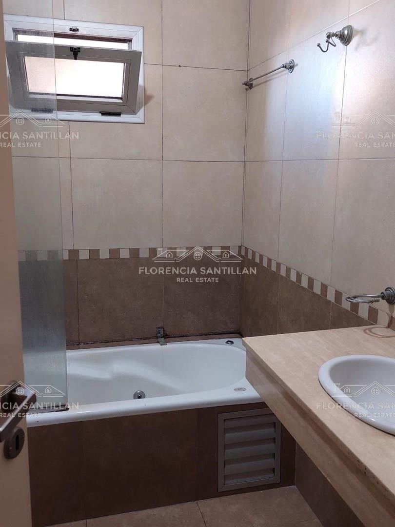 Foto de Departamento 2 ambientes con cochera en Venta en Quilmes, G.B.A. Zona, imagen 4