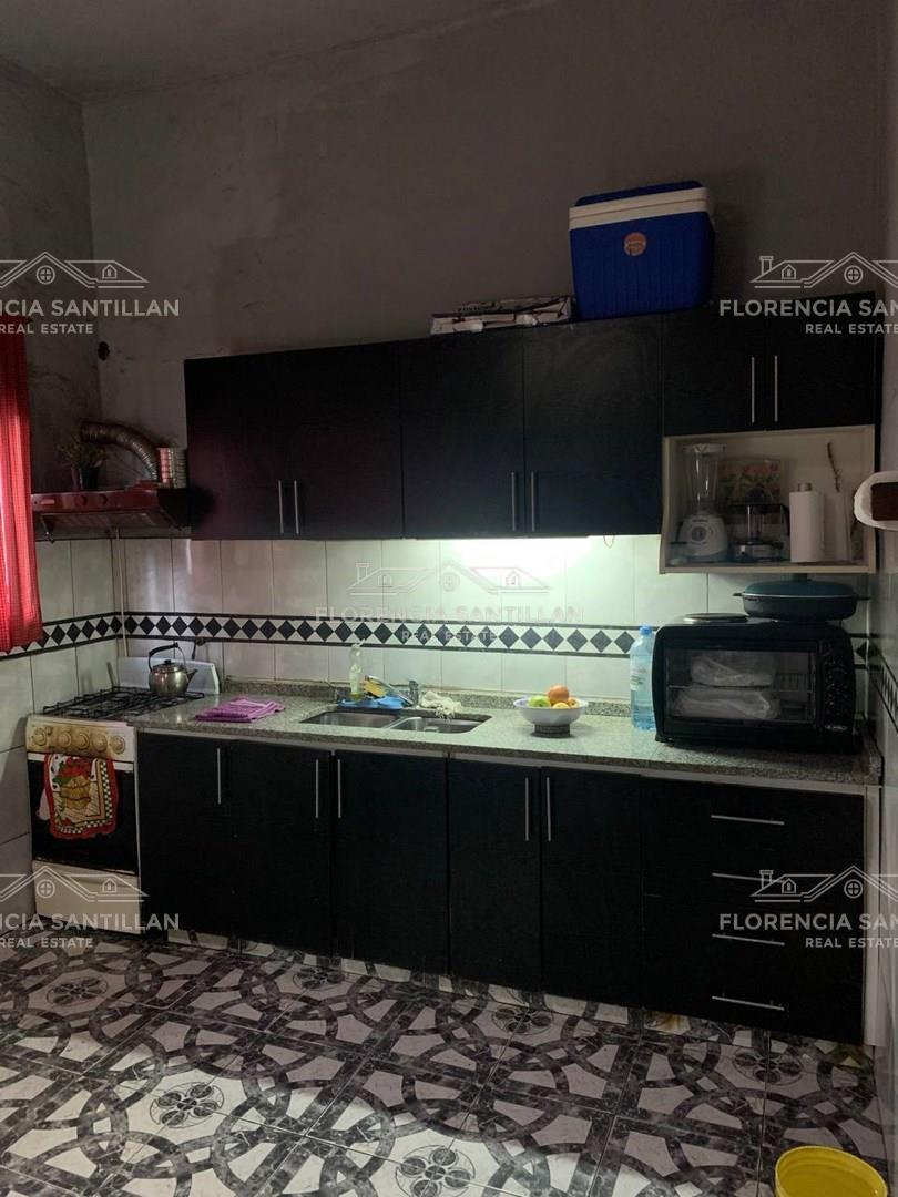Foto de Casa Chalet de 3 ambientes con cochera en Venta en Wilde, Avellaneda, imagen 2