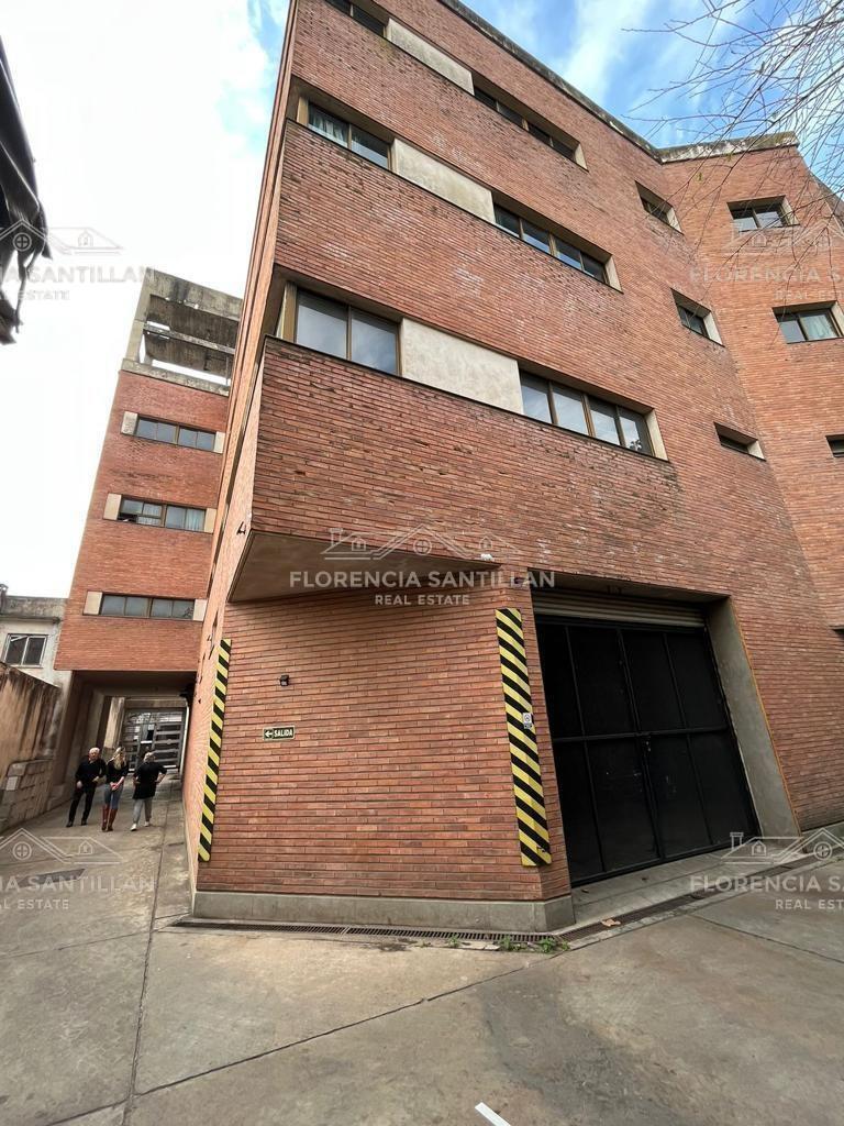 Foto de Depósito en Venta en Remedios De Escalada, Lanús, G.B.A. Zona Sur, imagen 2