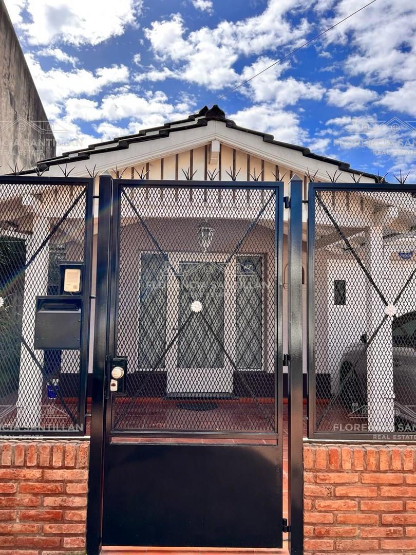 Foto de Casa Chalet en Venta en Lanús, G.B.A. Zona Sur, Argentina, imagen 2