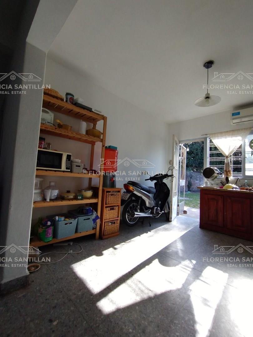 Foto de Casa Chalet de 3 ambientes con cochera en Venta en Temperley, Lomas de, imagen 4