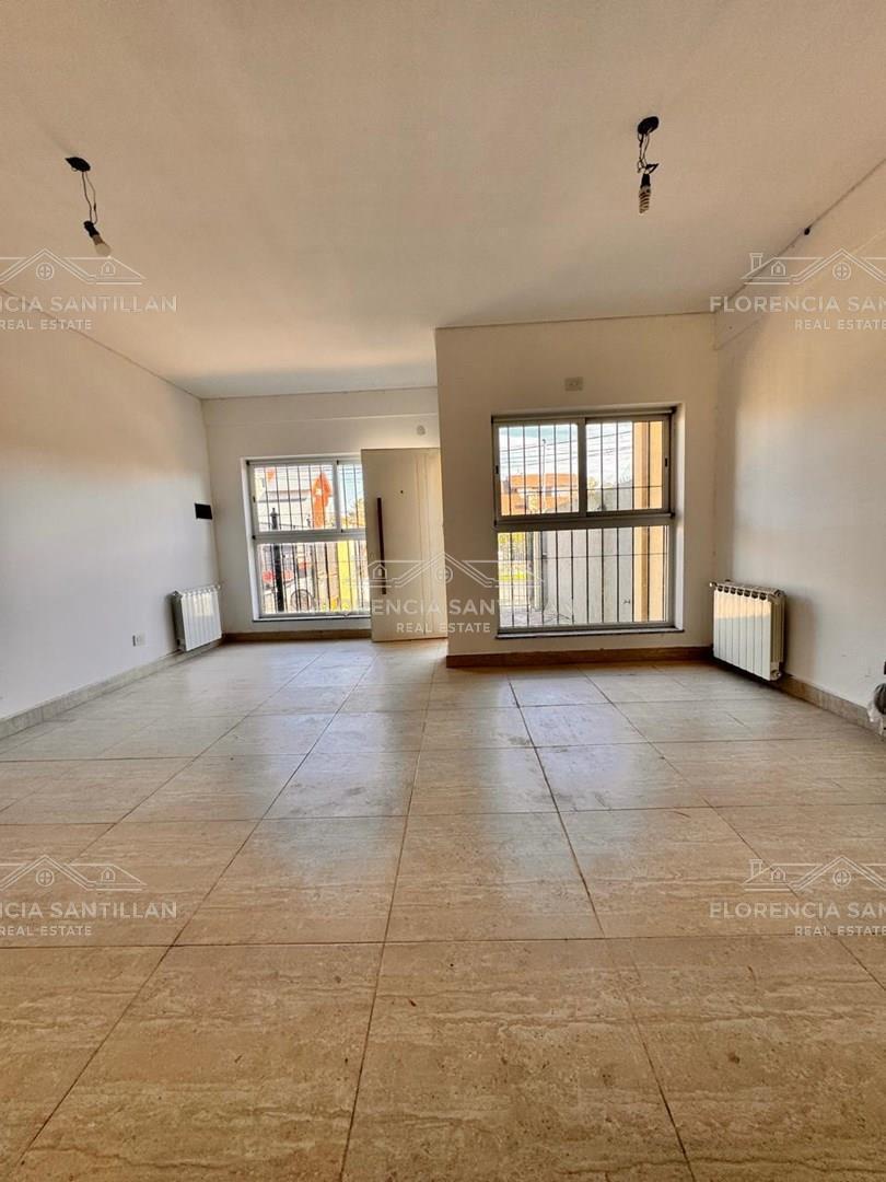 Foto de Departamento 4 ambientes con cochera en Venta en Llavallol, Lomas de, imagen 2