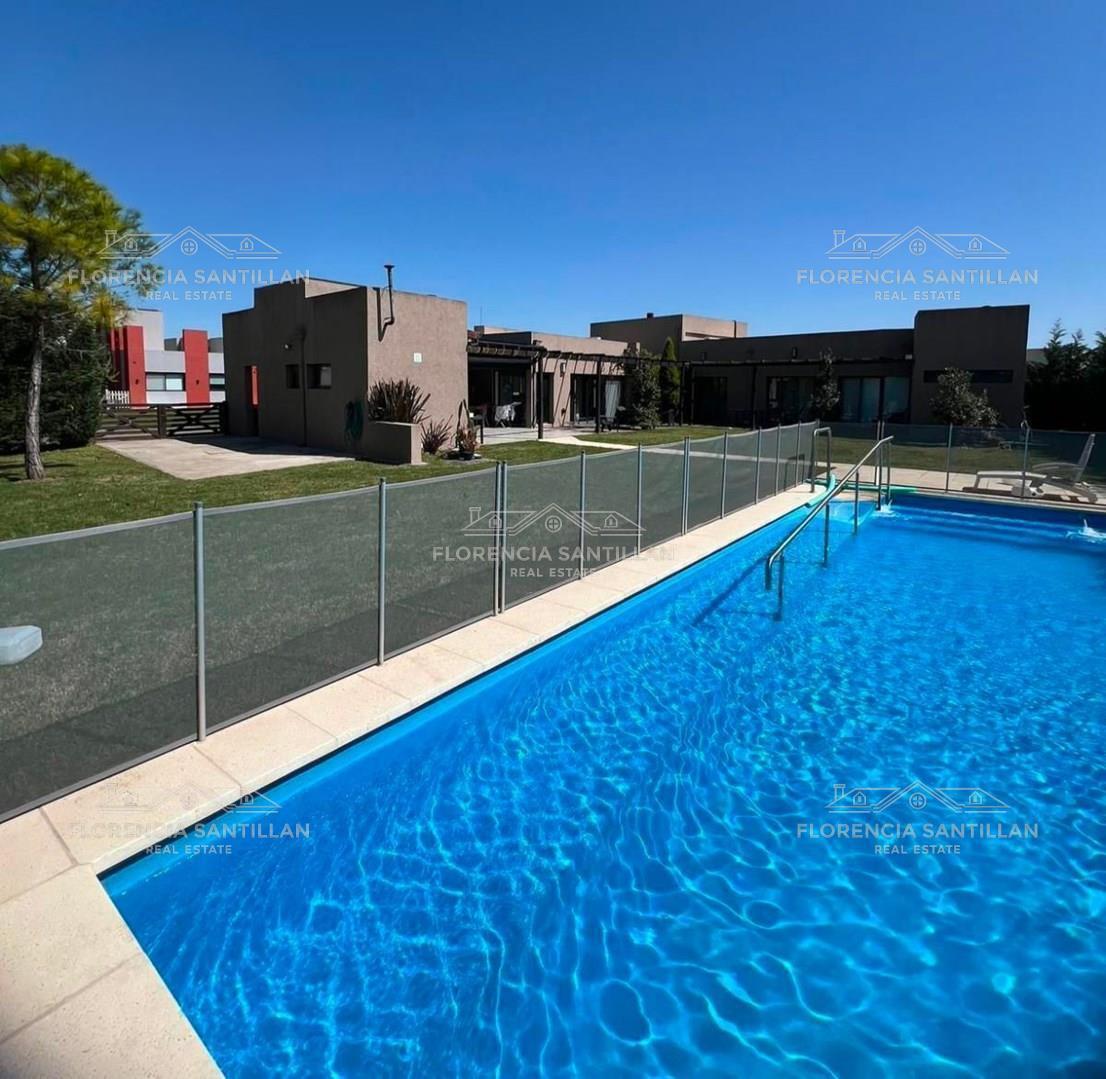 Foto de Casa en Venta en Tristán Suárez, Ezeiza, G.B.A. Zona Sur, imagen 2