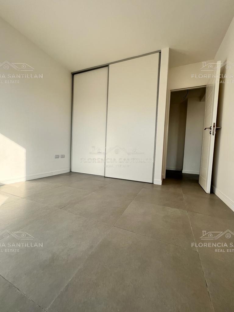 Foto de Departamento de 2 ambientes con cochera en Venta en Banfield, Lomas de, imagen 2