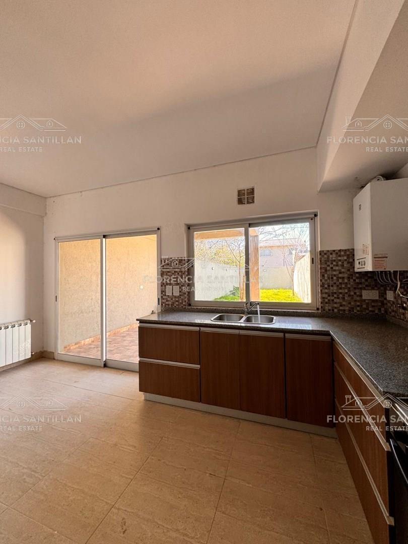 Foto de Departamento 4 ambientes con cochera en Venta en Llavallol, Lomas de, imagen 4