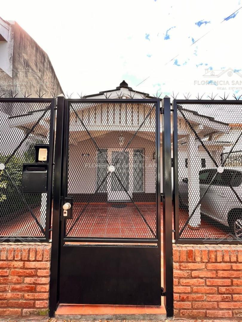 Foto de Casa Chalet en Venta en Lanús, G.B.A. Zona Sur, Argentina, imagen 1