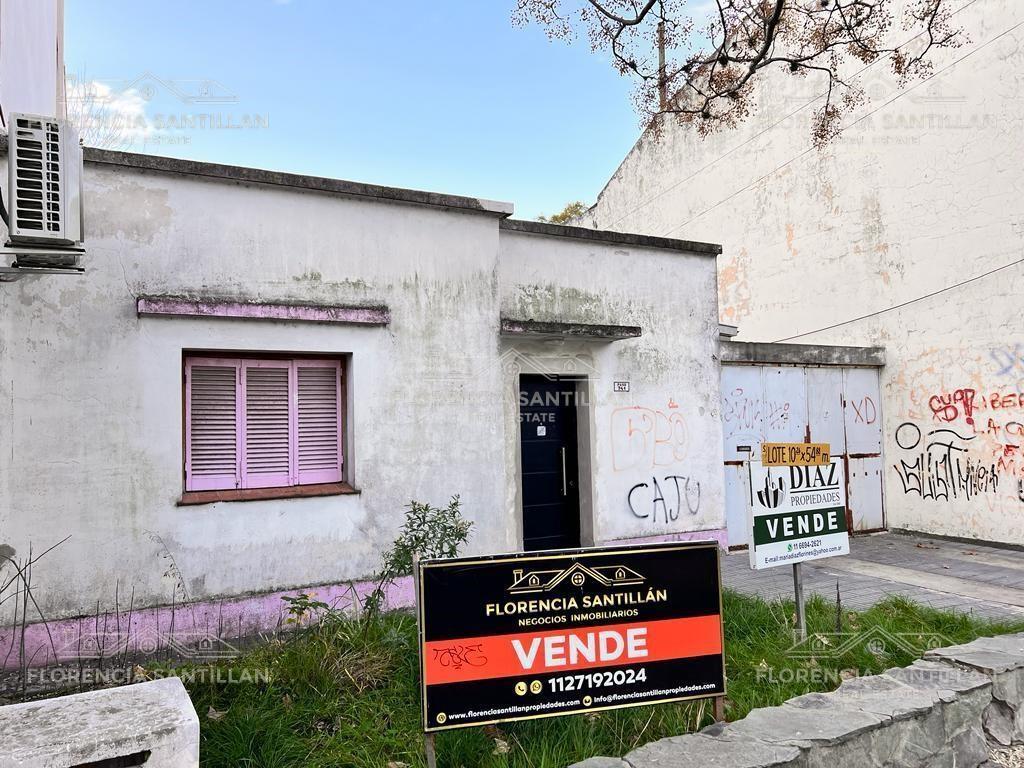 Foto de Casa Chalet de 3 ambientes con cochera en Venta en Lomas de Zamora, imagen 1
