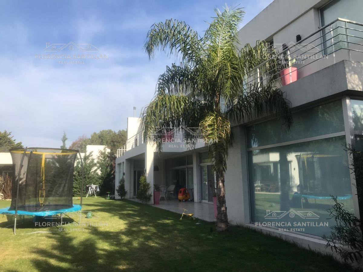 Foto de Casa Chalet de 7 ambientes con cochera en Venta en Almirante Brown, imagen 3
