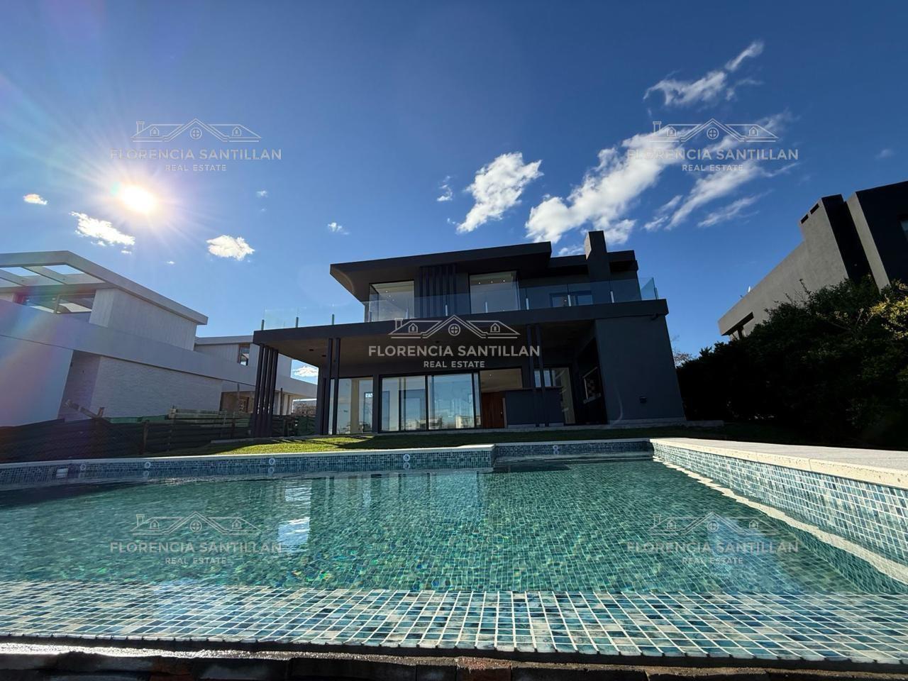Foto de Casa Chalet en Venta en El Cazador, Escobar, G.B.A. Zona Norte, imagen 1