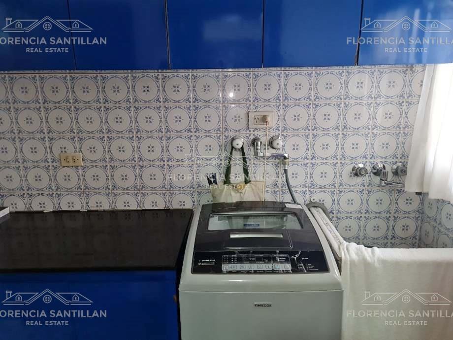 Foto de Casa de 5 ambientes con cochera en Venta en Bernal, Quilmes, G.B.A, imagen 5