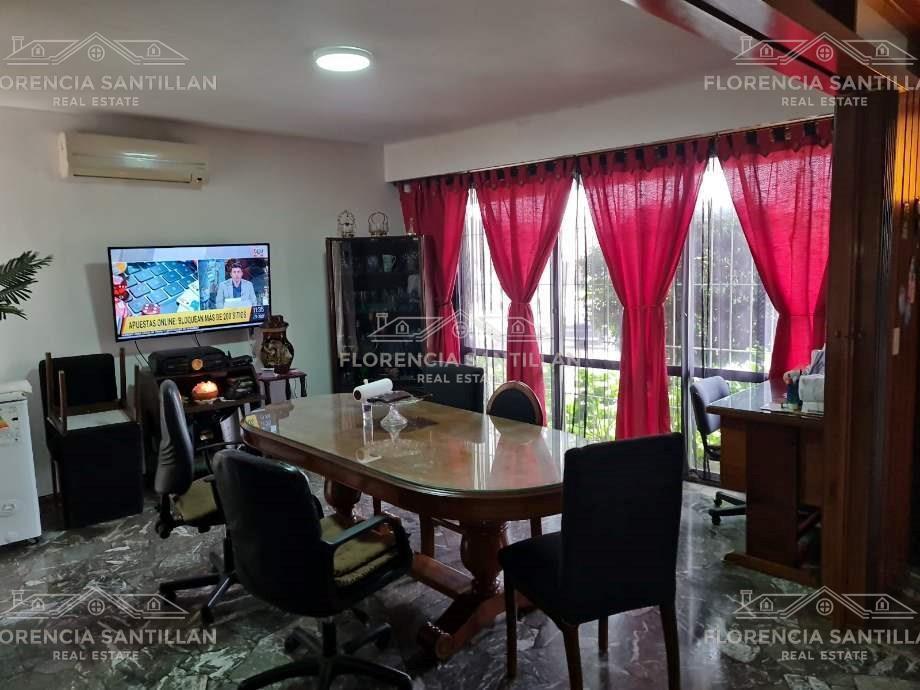 Foto de Casa de 5 ambientes con cochera en Venta en Bernal, Quilmes, G.B.A, imagen 4