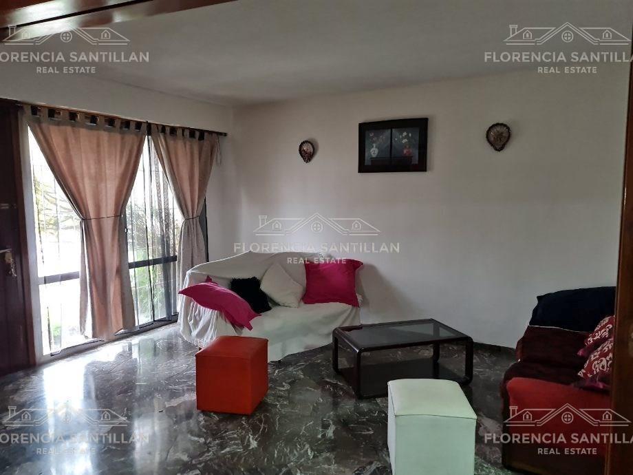 Foto de Casa de 5 ambientes con cochera en Venta en Bernal, Quilmes, G.B.A, imagen 1